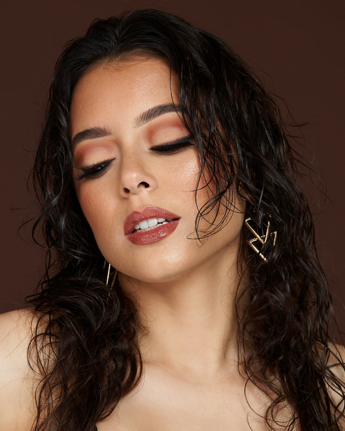 REVIVAL: The Revival 33 Eyeshadow Palette